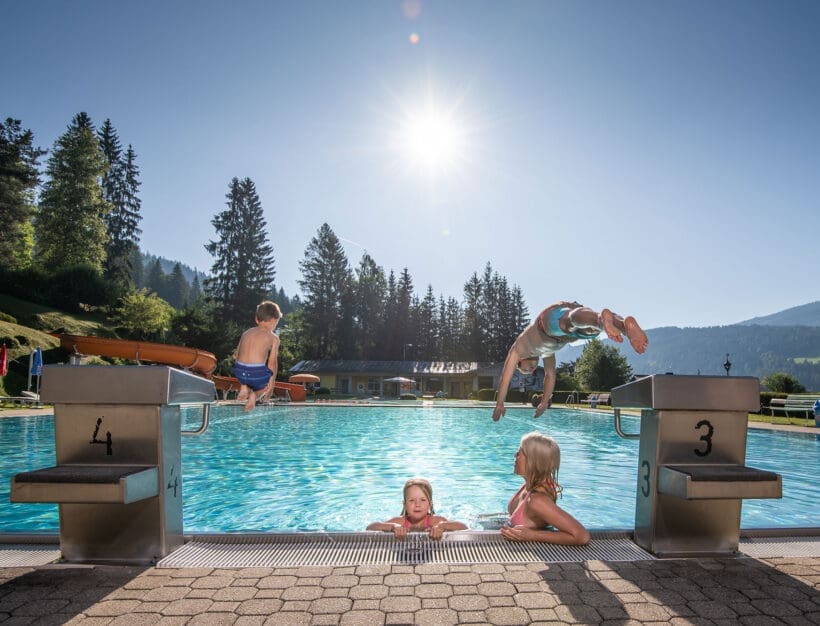 Alpenfreischwimmbad Radstadt - Ausflugsziel im Salzburger Land